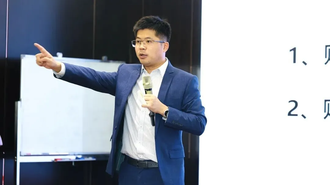 换道超车·突破获客瓶颈|《移动互联网·短视频营销方案班》上海站圆满收官