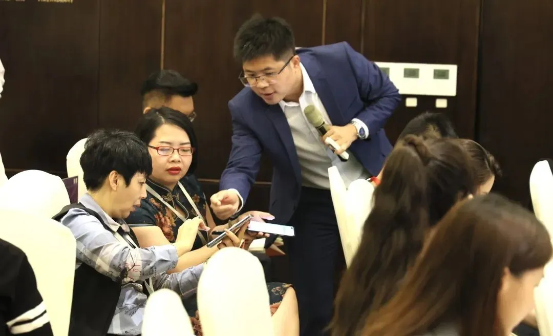 解决获客难题·引爆移动流量|《移动互联网·短视频营销方案班》11.21-22义乌站即将开课!