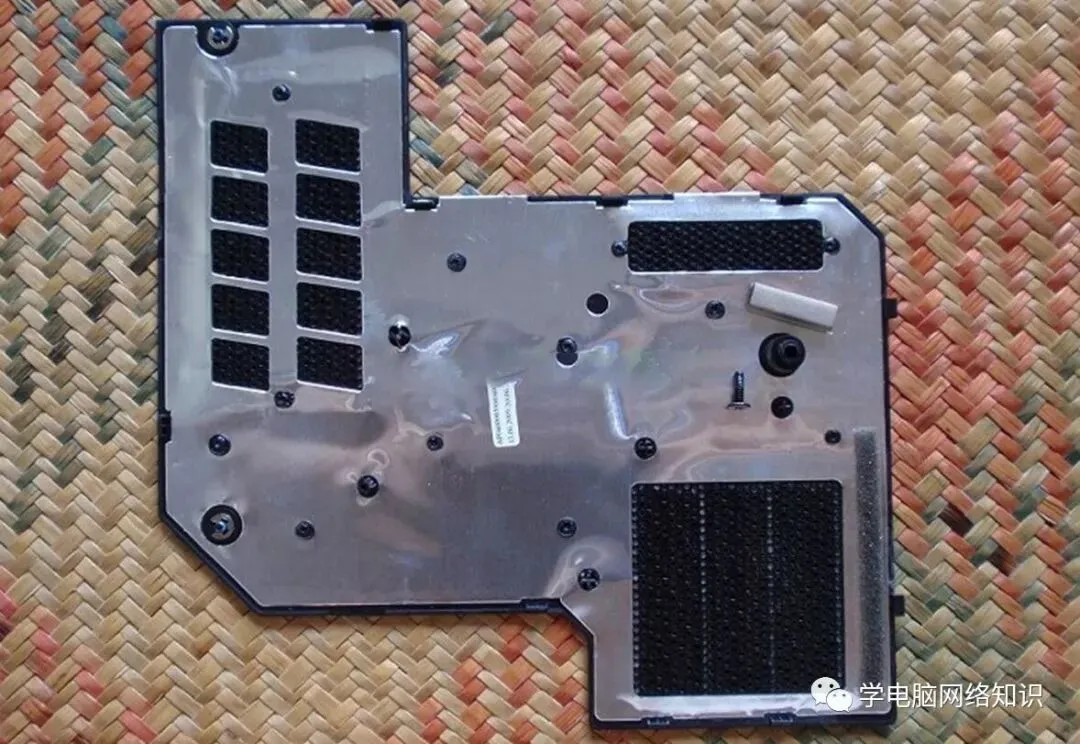 电脑硬件:联想笔记本拆机过程图解