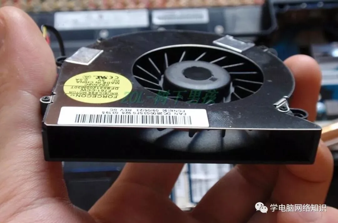 电脑硬件:联想笔记本拆机过程图解