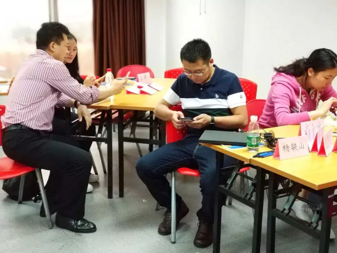 郝志强讲师:《用 “微营销” 倍增销售业绩》课程,让销售人员掌握模式,线上和建立信任,线下见面和成交