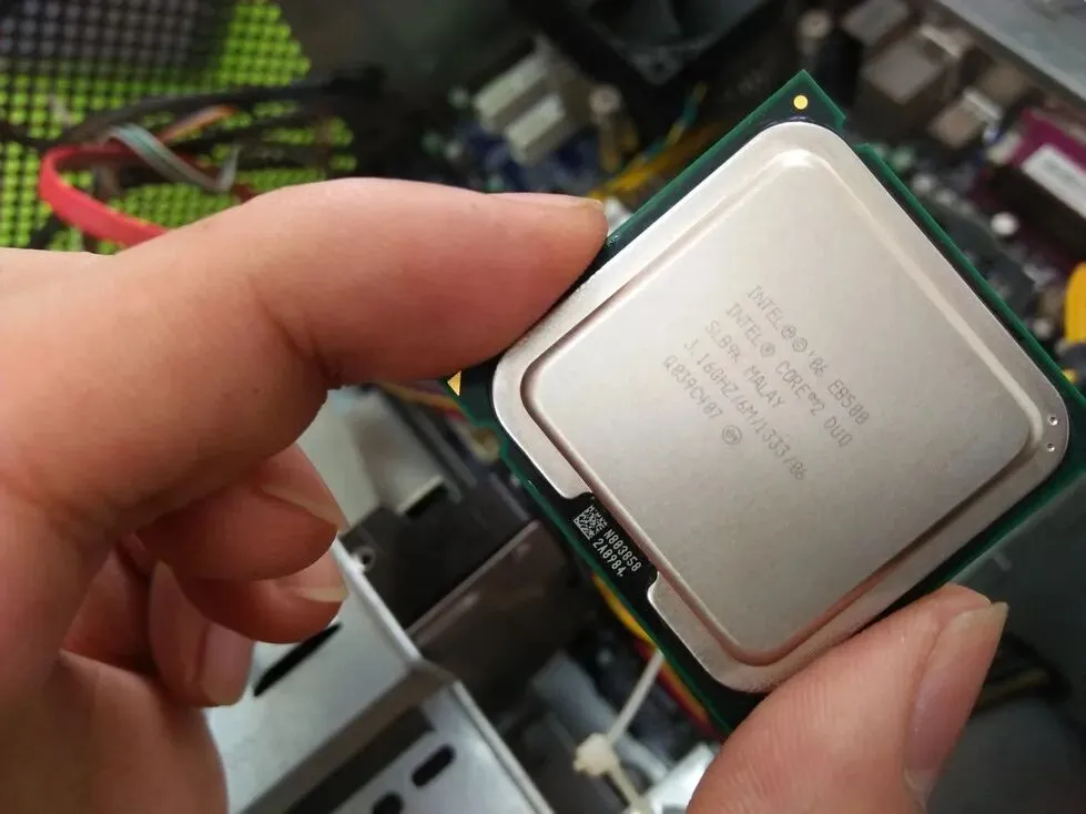 【电脑硬件故障及解决办法】电脑在运行过程中突然死机、重启!如何是好?