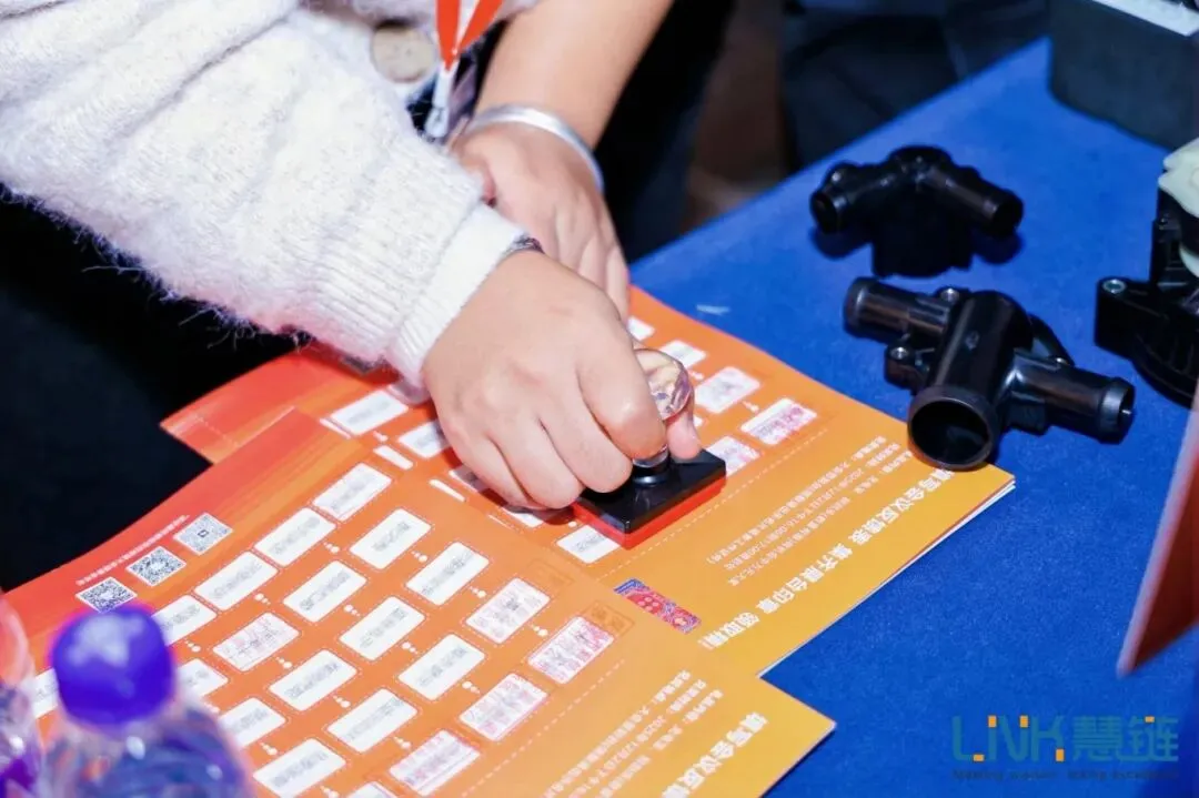 【服务器液冷技术应用的挑战与机遇】宝德计算机系统股份有限公司亮相2025数据中心&AI芯片&储能液冷散热大会