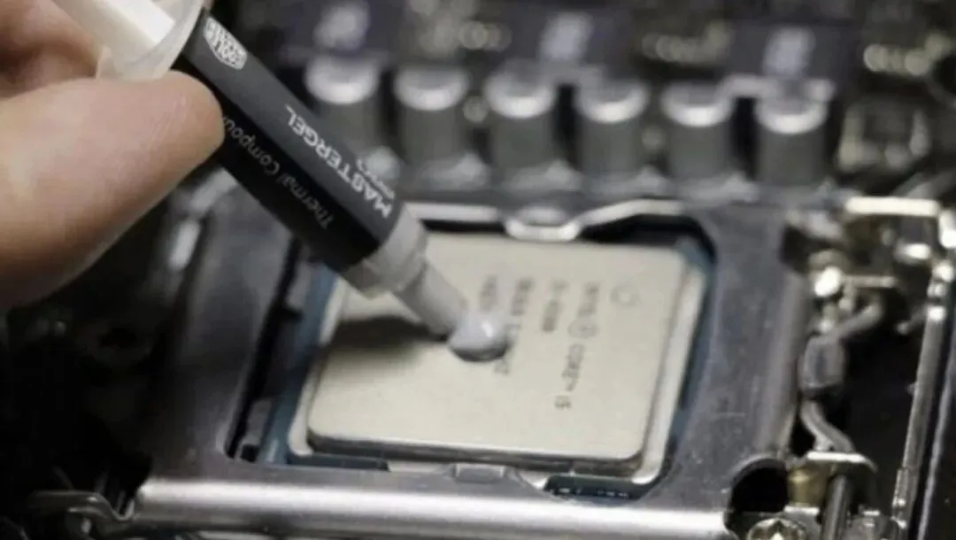 【电脑硬件故障及解决办法】CPU温度突然过高,散热风扇长时间高速运转,什么原因呢?