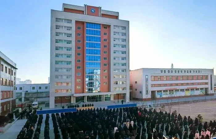 平壤电脑技术大学宿舍楼落成竣工