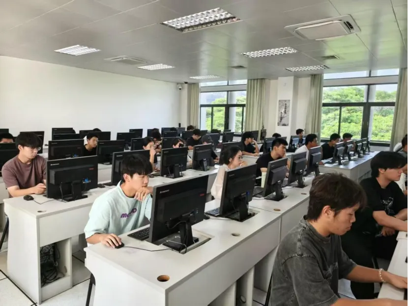 本学期第一次电脑技术培训圆满落幕!