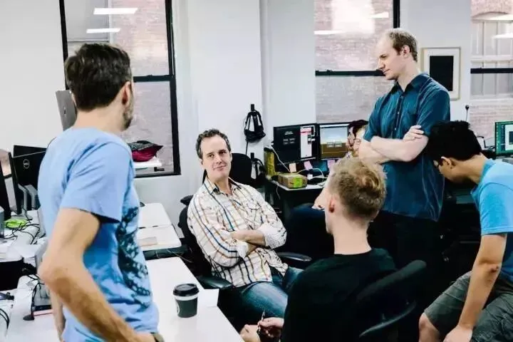 这不是科幻电影,钢铁侠里隔空操作电脑的技术已被实现,还能脑控!