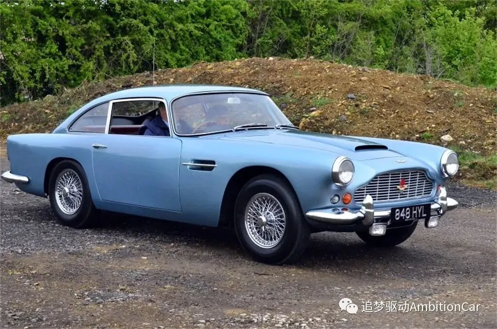 用电脑技术把那些经典车,统统都演绎成大活人!