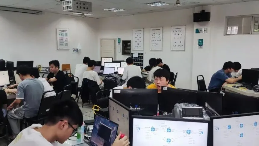 城院 • 专业 | 计算机网络技术:网络与安全人才紧缺,竞争力强、薪资高