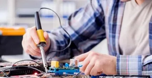 计算机维修工:用硬核技术端好数字经济“金饭碗”