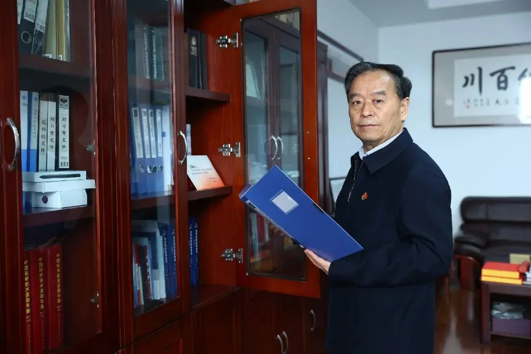 齐鲁工业大学计算机科学与技术学部王军成教授,中国工程院院士,现任国家海洋监测设备工程研究中心主任