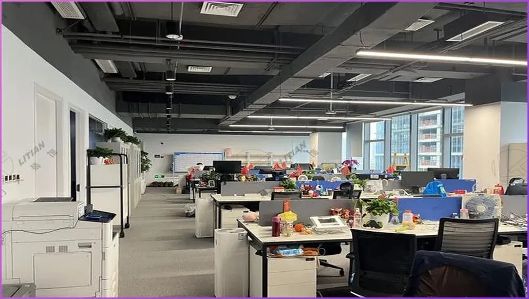 计算机科学与技术依然是当下的就业常青树,只要技术过硬就不愁拿不到高薪