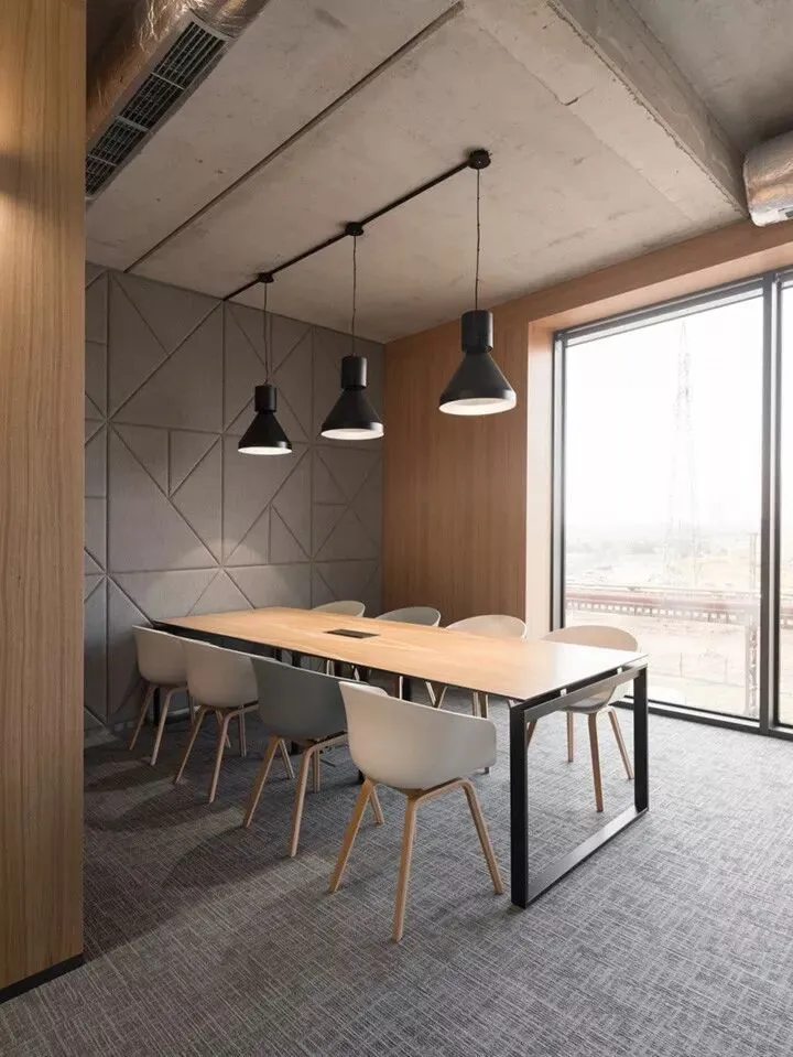 Loft工业风 计算机硬件公司X-kom波兰总部设计欣赏