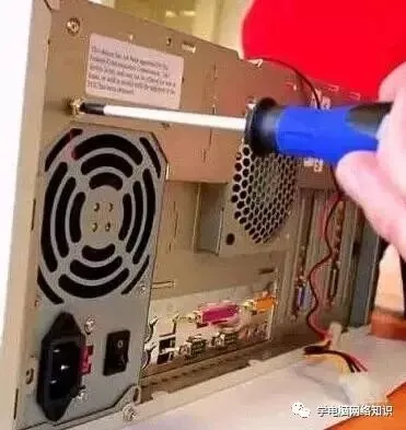 电脑硬件基本操作:手把手教你如何自己组装电脑