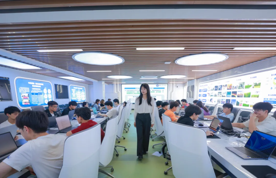 科技筑梦编程启航|计算机科学与技术学院及2026年专升本招生专业介绍