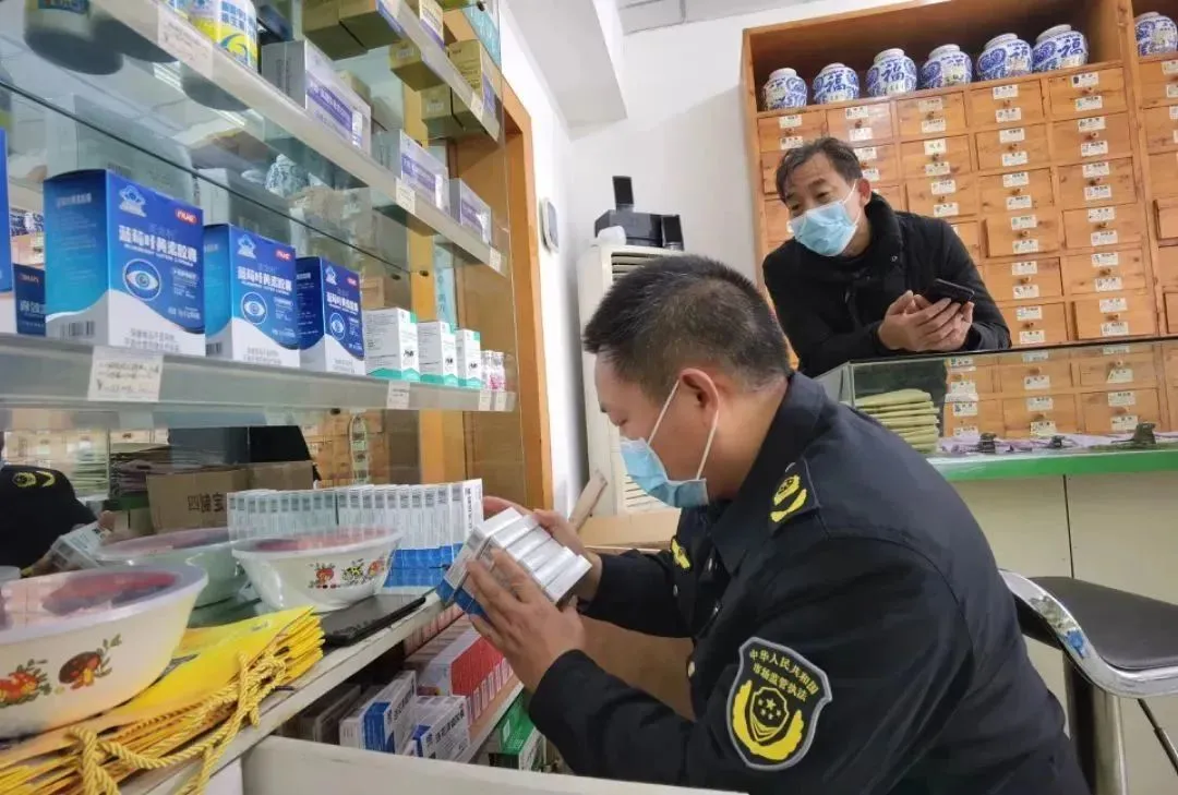 秭归县市场监管局开展连花清瘟系列药品专项检查