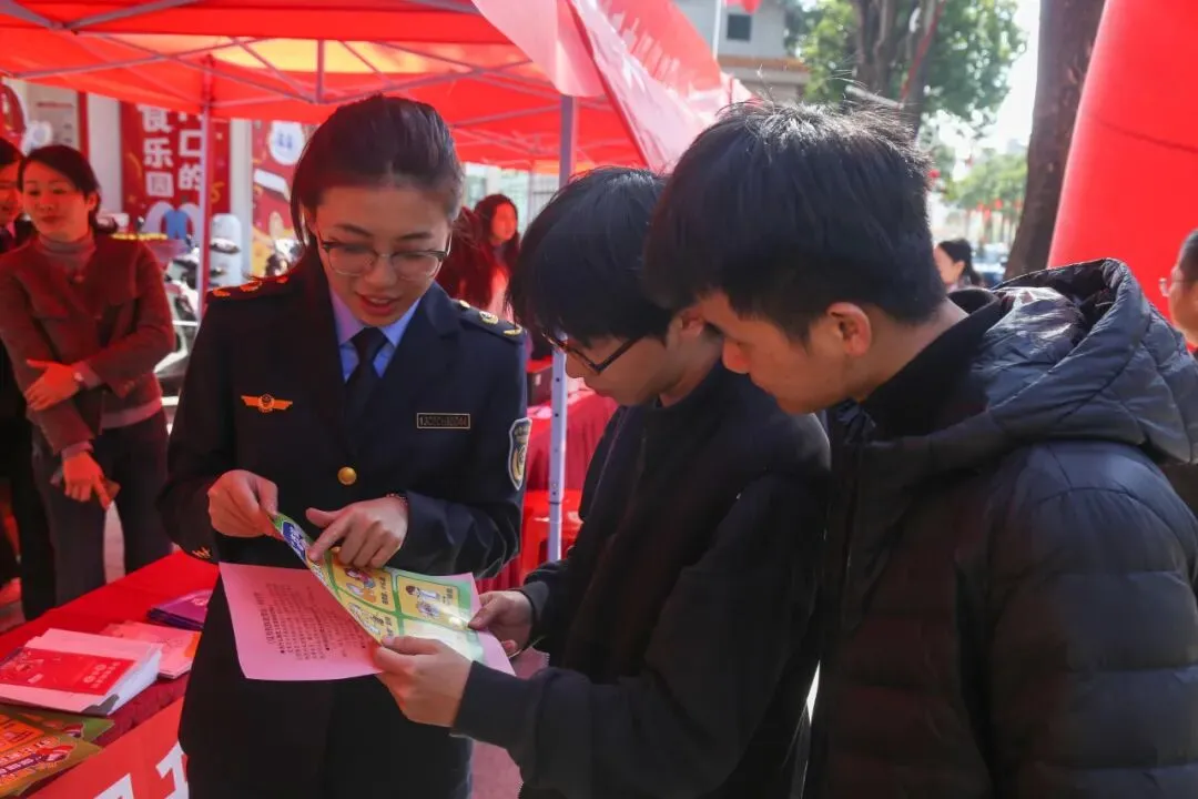 提升消费品质——县市场监督管理局组织开展“3·15”系列宣传活动