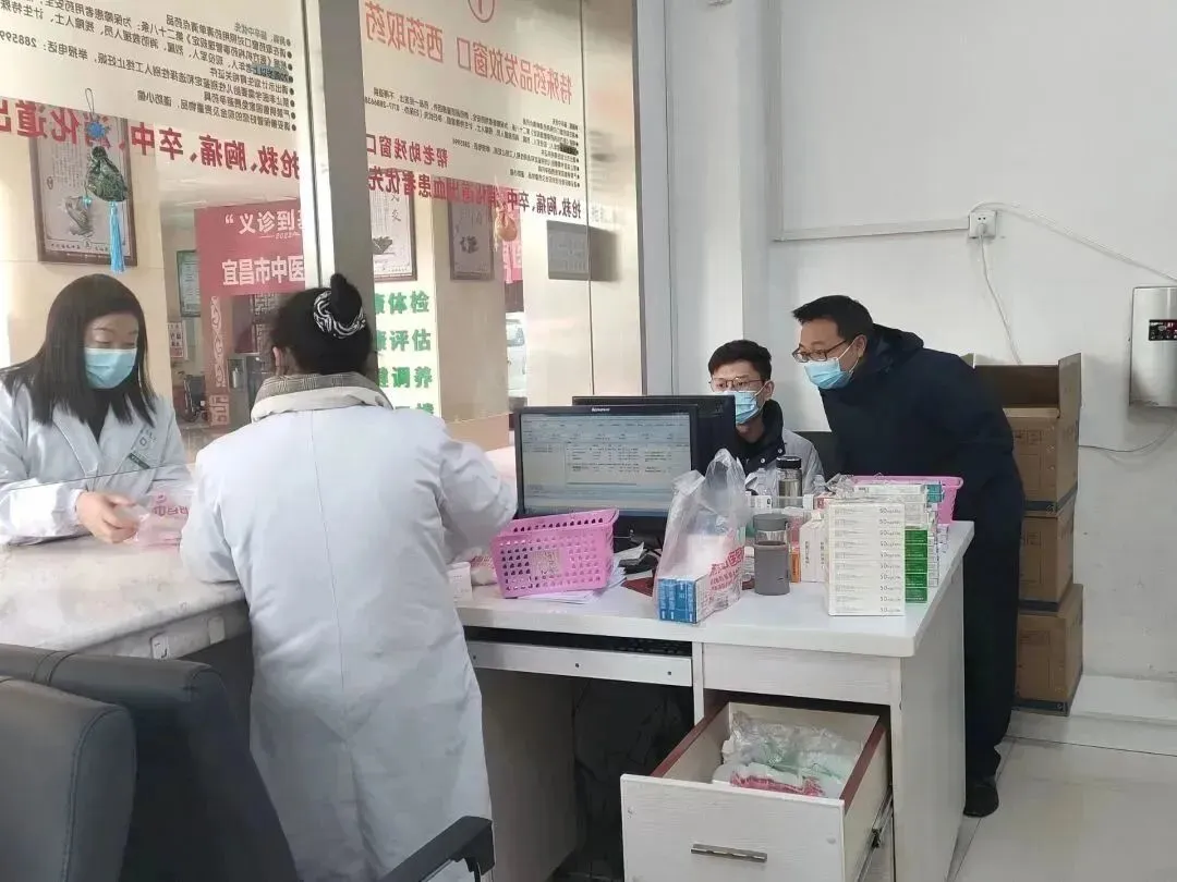秭归县市场监管局开展连花清瘟系列药品专项检查
