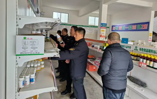 宁陵县农业农村局开展农资市场专项检查暨普法宣传活动