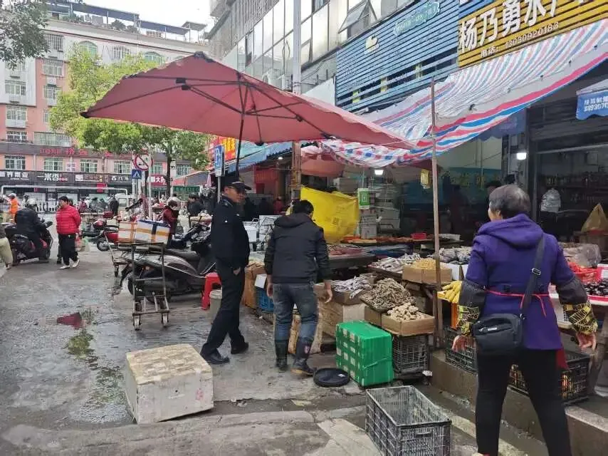 古田县开展大世界市场市容环境整治行动