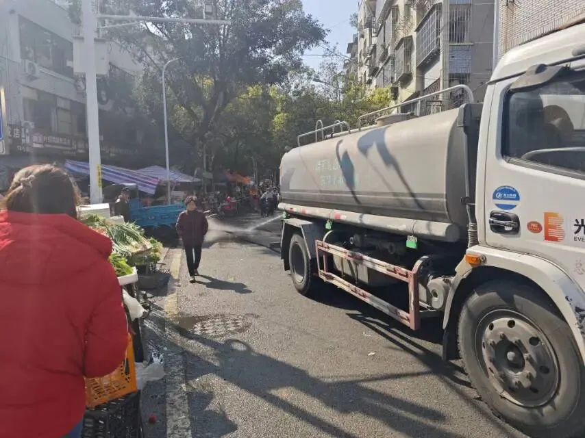 古田县开展大世界市场市容环境整治行动