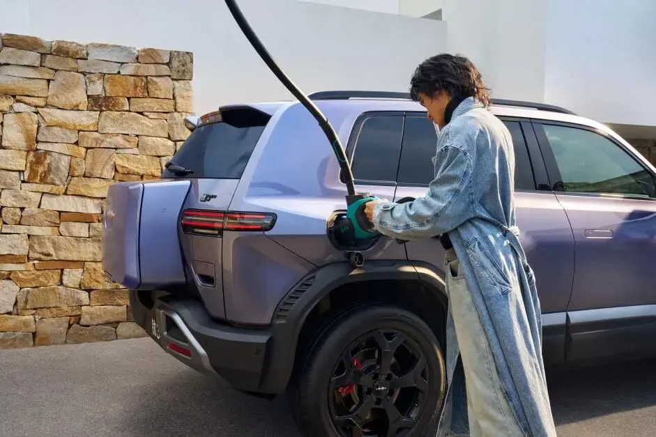 迅速满足市场期待 A级纯电SUV方程豹钛3闪充版上市 15万起