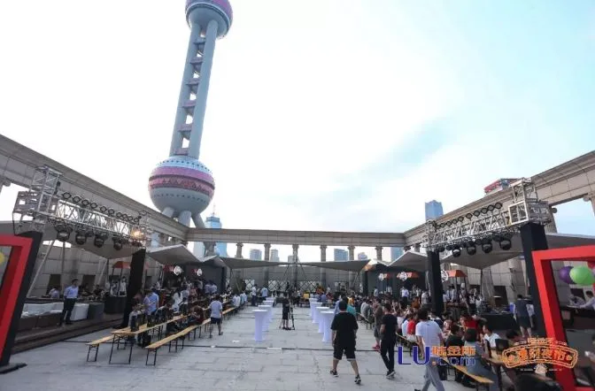 陆金所借势美味小龙虾营销,这波“骚操作”玩的666