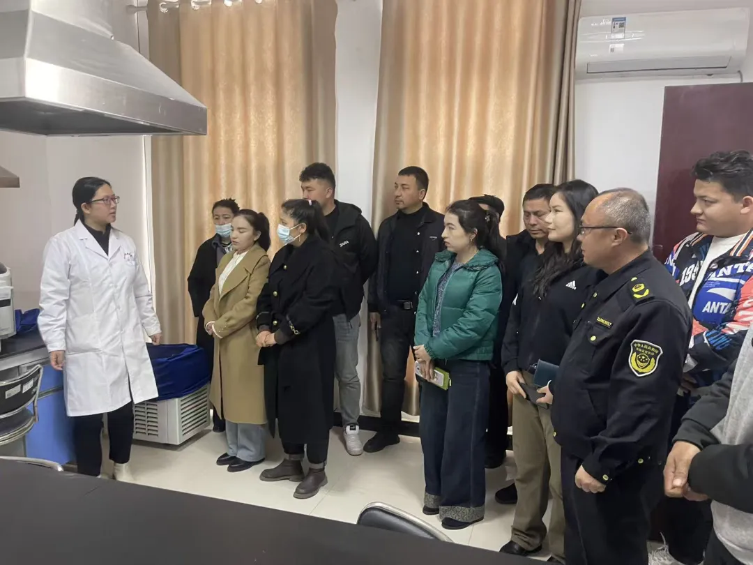 阿图什市市场监督管理局联合克州食品药品检验所开展3·15实验室开放日活动