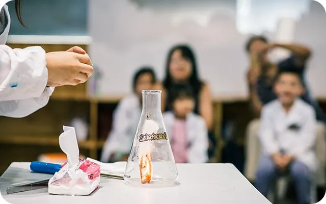 获客成本不足20元!阿里美团携程三方围剿,他如何在炮火中找到生机?