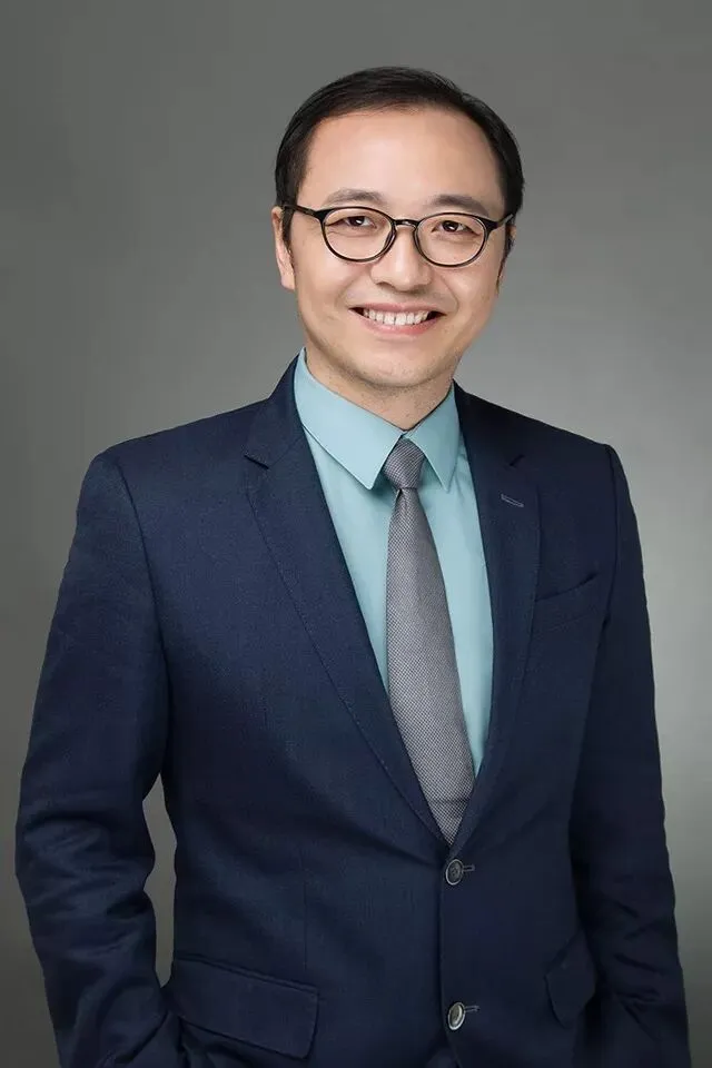 获客成本不足20元!阿里美团携程三方围剿,他如何在炮火中找到生机?