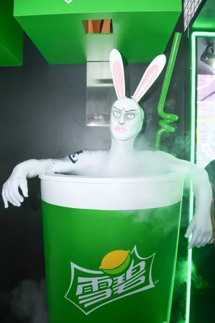 夏日瓶身营销,我只服雪碧!