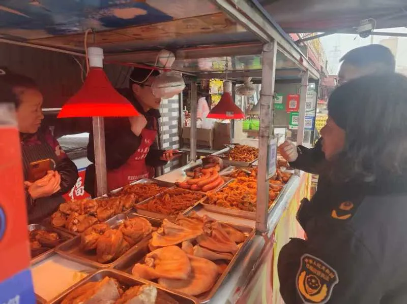 迅速行动!鄠邑区市场监管局严查3.15晚会曝光”问题鸡爪”