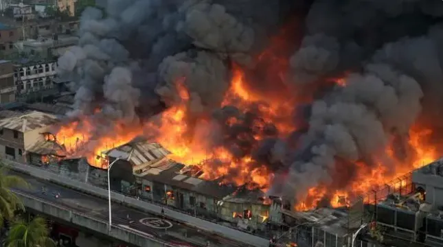 韩国一传统市场发生重大火灾,227家店铺全部烧毁