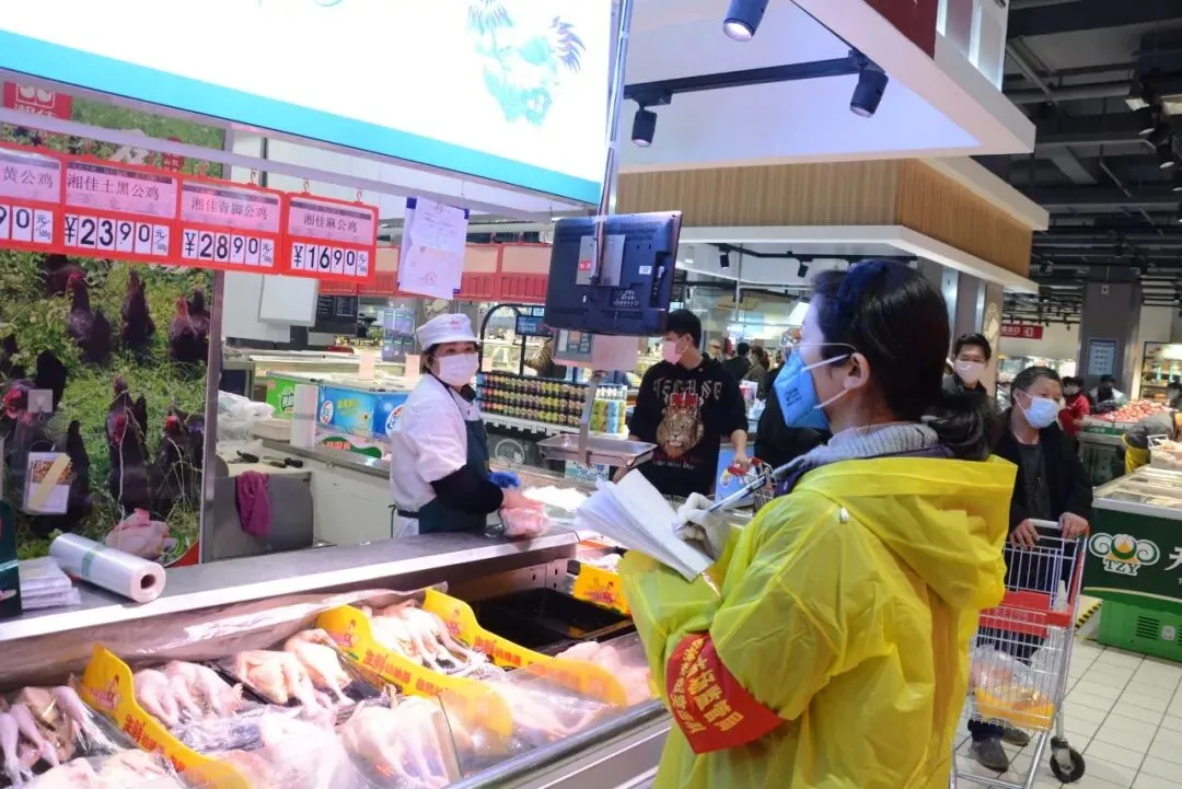 洛阳强化重点单位疫情防控 1200余名市场监管突击队员全天值守