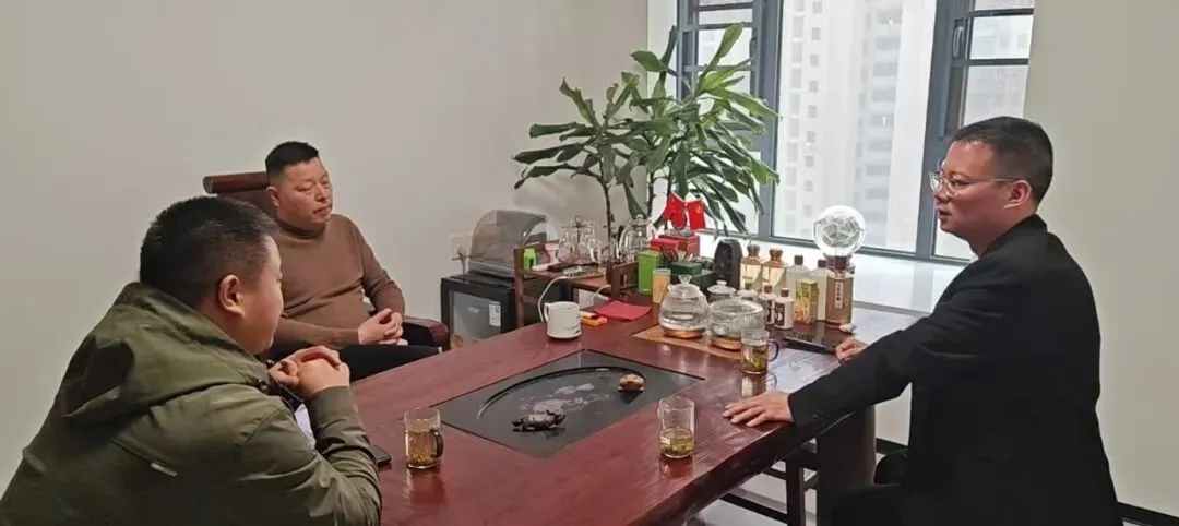 凝心聚力启新程丨慎初古酒营销总经理张坤赴豫走访核心客户,携手共筑品牌焕新蓝图