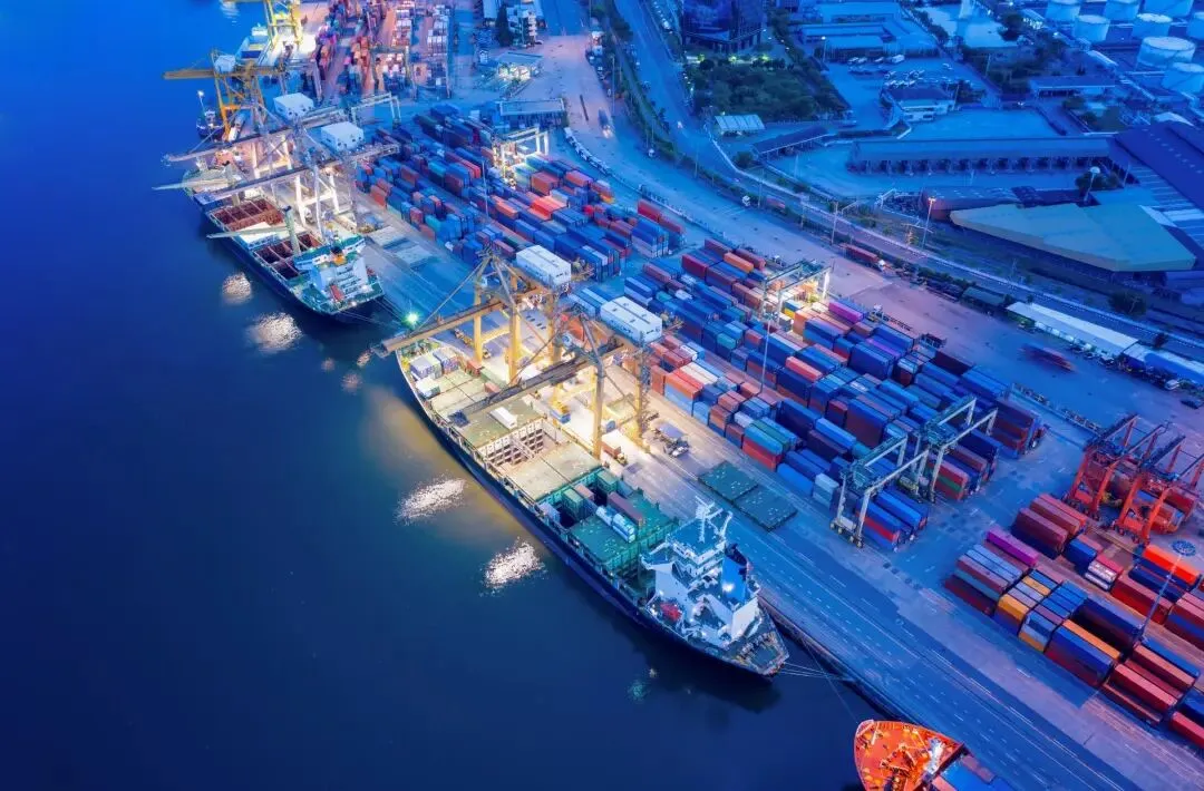 港口堵塞和极端天气:运输延误对航运市场的影响