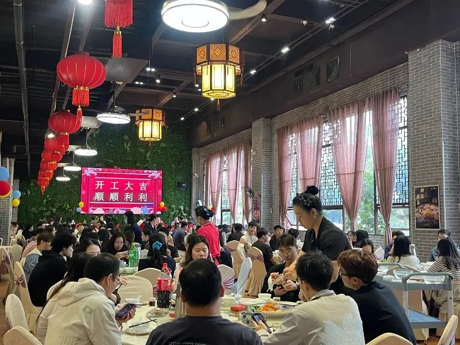 不做营销却火了18年!东部水乡,凭什么让容桂老街坊心甘情愿排队?