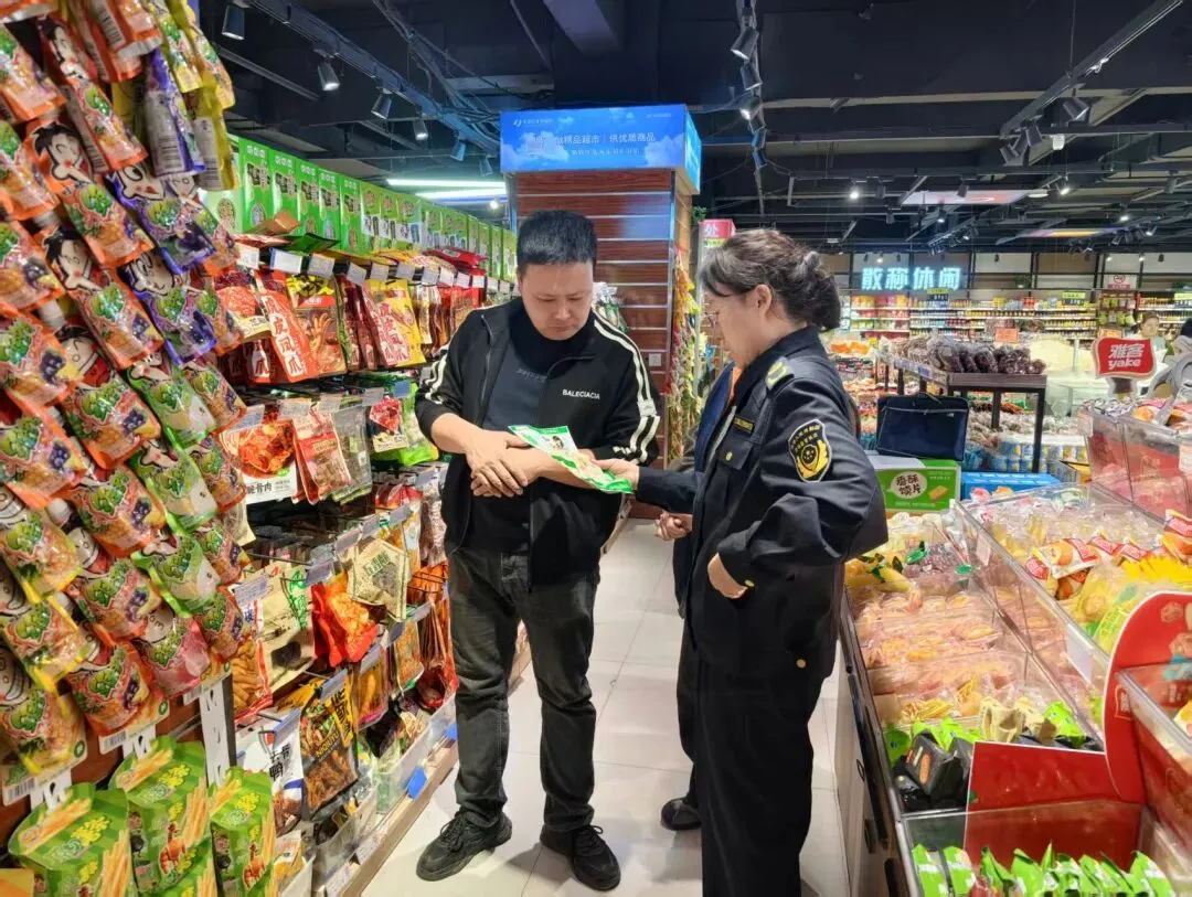 直击 3・15!乌拉特前旗市场监督管理局严查曝光问题食品,守护群众饮食安全
