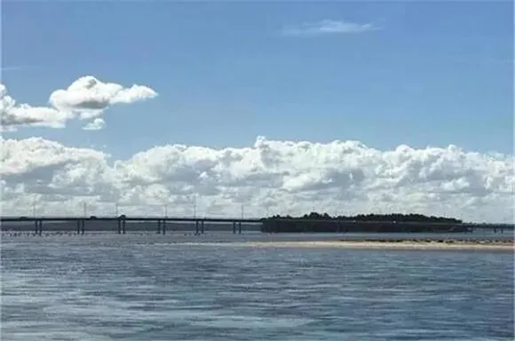 澳储行加息25个基点至4.1% 市场预期年内还将三次加息 担忧战争阴云难消 投资者转向黄金和大宗商品 黄金海岸房市持续火爆 买家逆市而行