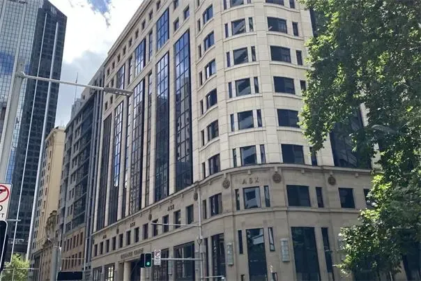 澳储行加息25个基点至4.1% 市场预期年内还将三次加息 担忧战争阴云难消 投资者转向黄金和大宗商品 黄金海岸房市持续火爆 买家逆市而行