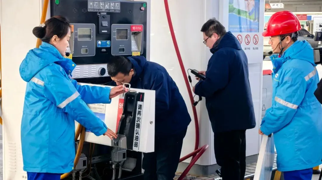 走近3·15,市场监管在行动 | 嘉峪关市市场监督管理局严把油品质量计量关 守护消费安全