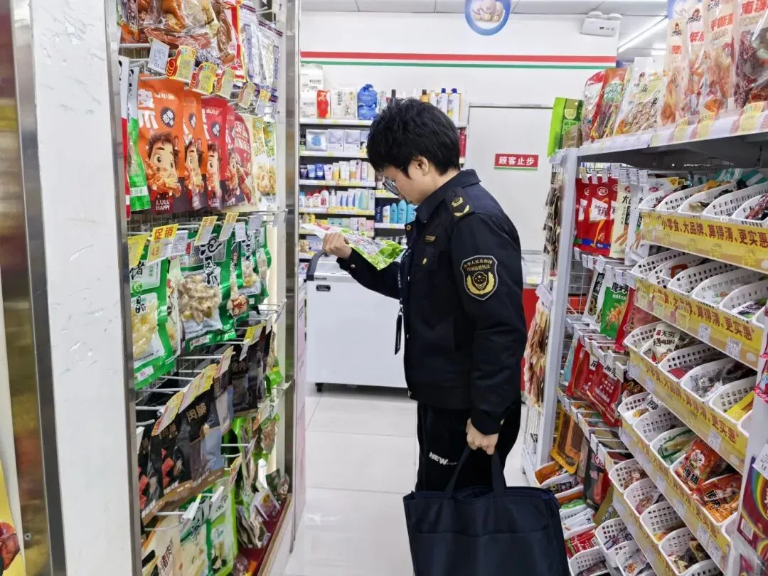 成华市场监管 | 快速响应,连夜出击!全力开展“3·15”晚会曝光问题专项执法排查行动