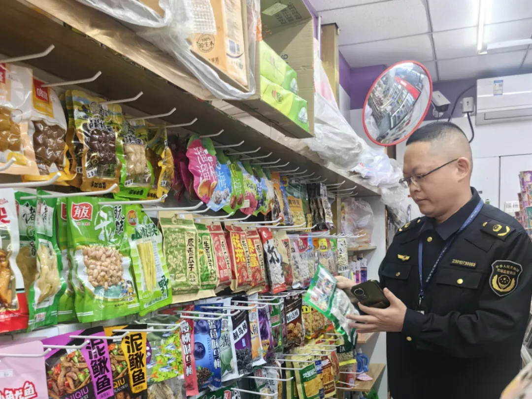 成华市场监管 | 快速响应,连夜出击!全力开展“3·15”晚会曝光问题专项执法排查行动