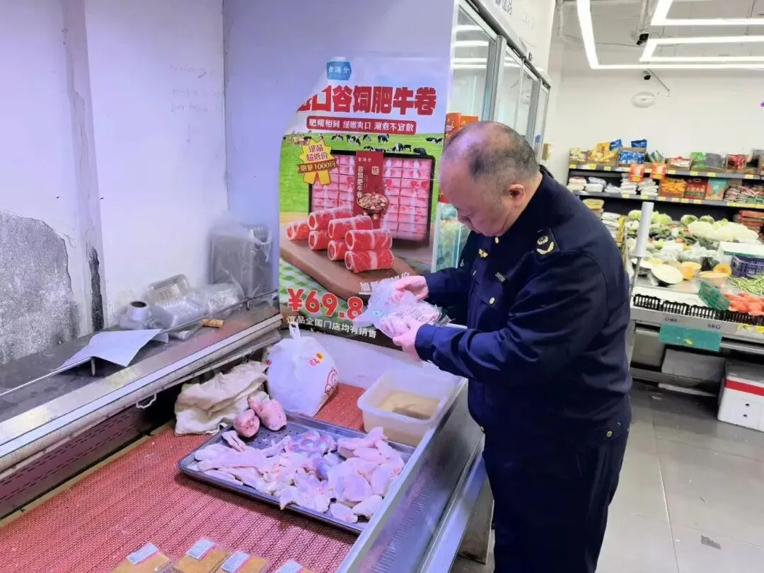 成华市场监管 | 快速响应,连夜出击!全力开展“3·15”晚会曝光问题专项执法排查行动