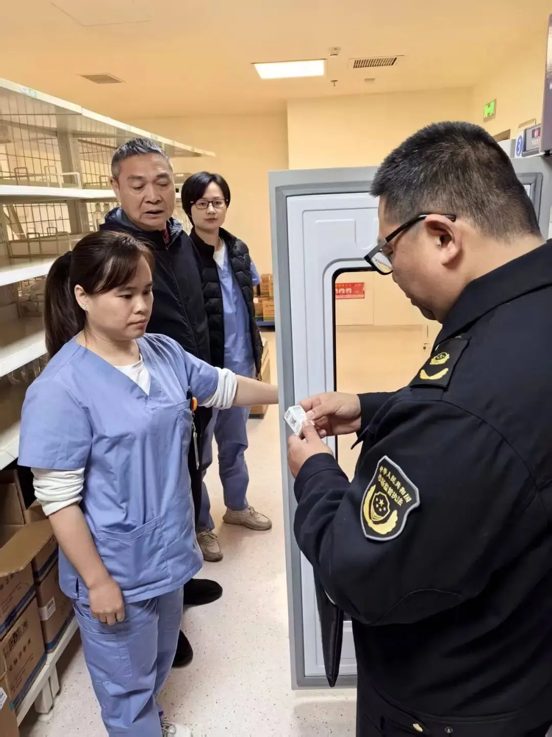 成华市场监管 | 快速响应,连夜出击!全力开展“3·15”晚会曝光问题专项执法排查行动