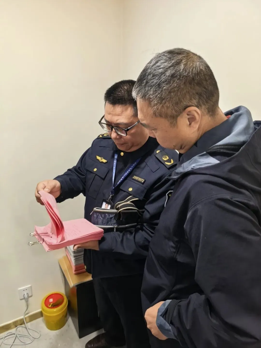 成华市场监管 | 快速响应,连夜出击!全力开展“3·15”晚会曝光问题专项执法排查行动