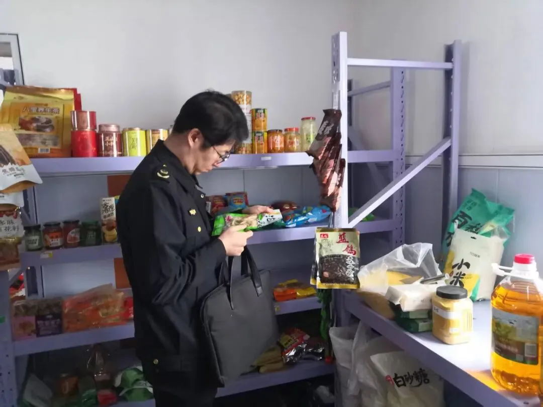 惠农区市场监督管理局迅速开展“3·15”晚会曝光鸡爪产品专项排查整治行动