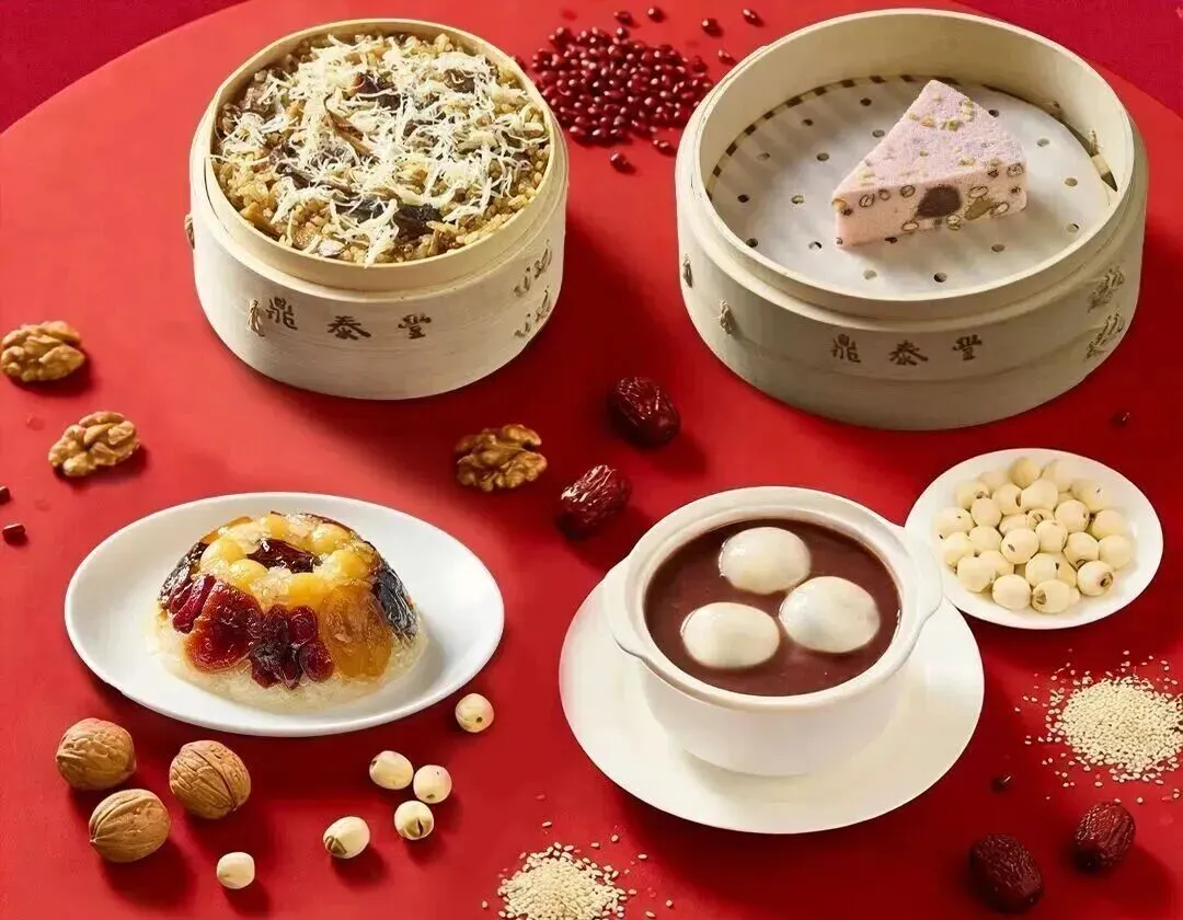 鼎泰丰重回北京市场、95亿身家富豪入股西贝 、万辰集团量贩零食业务收入突破500亿、袁记云饺新加坡第20家门店开业