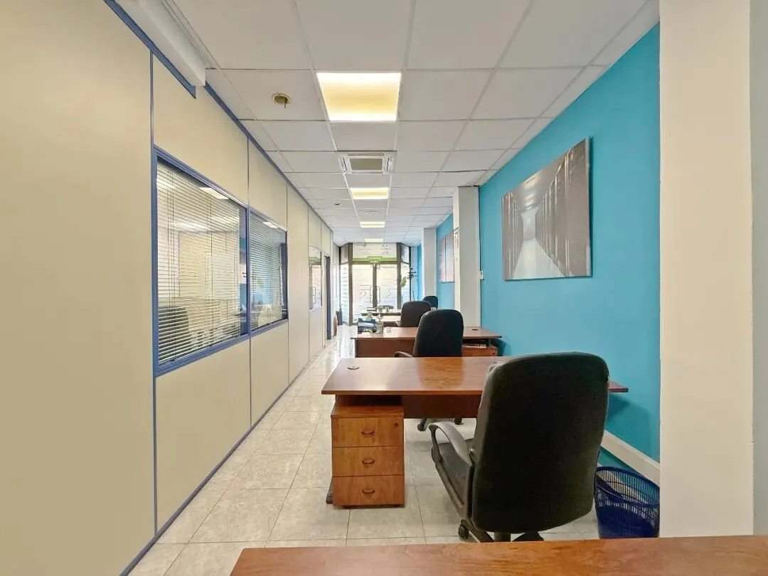 【HDM862】海盗市场附近办公室 / 商铺出售或出租!