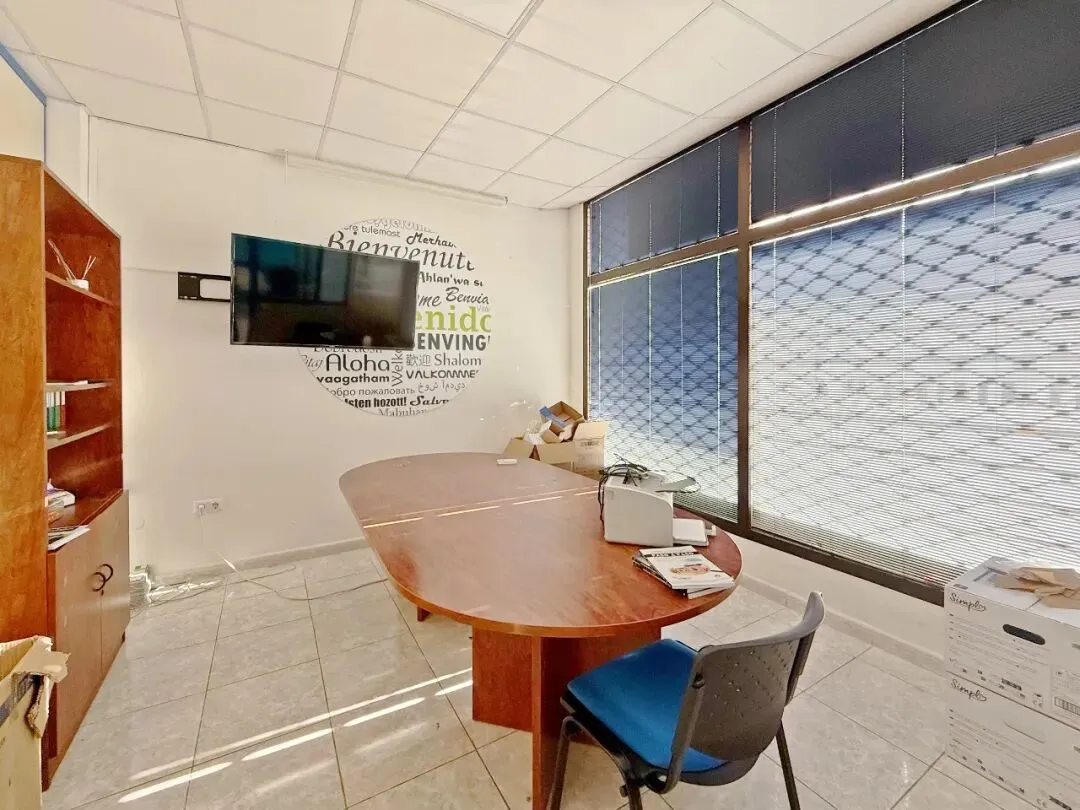 【HDM862】海盗市场附近办公室 / 商铺出售或出租!